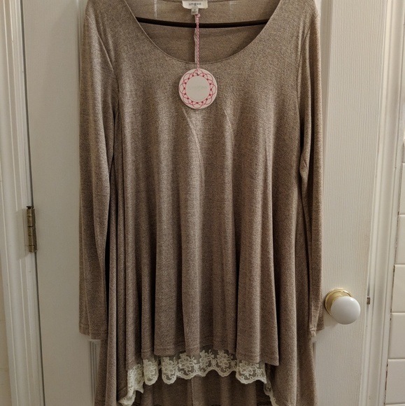 Umgee Top - Picture 1 of 4